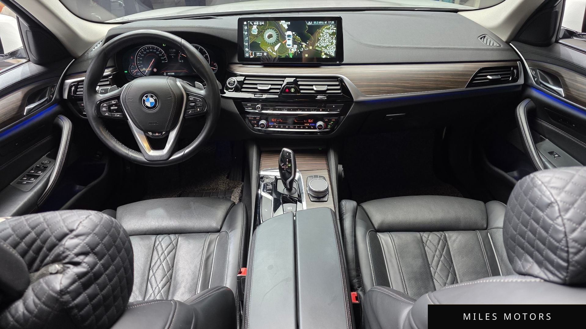 BMW 5 Series (G30) 2018 — миниатюра 10