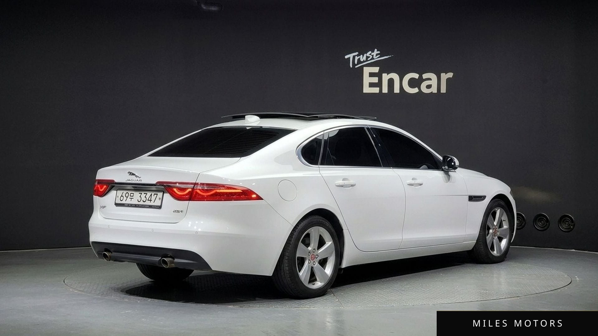 Jaguar XF (X260) 2018 — миниатюра 2
