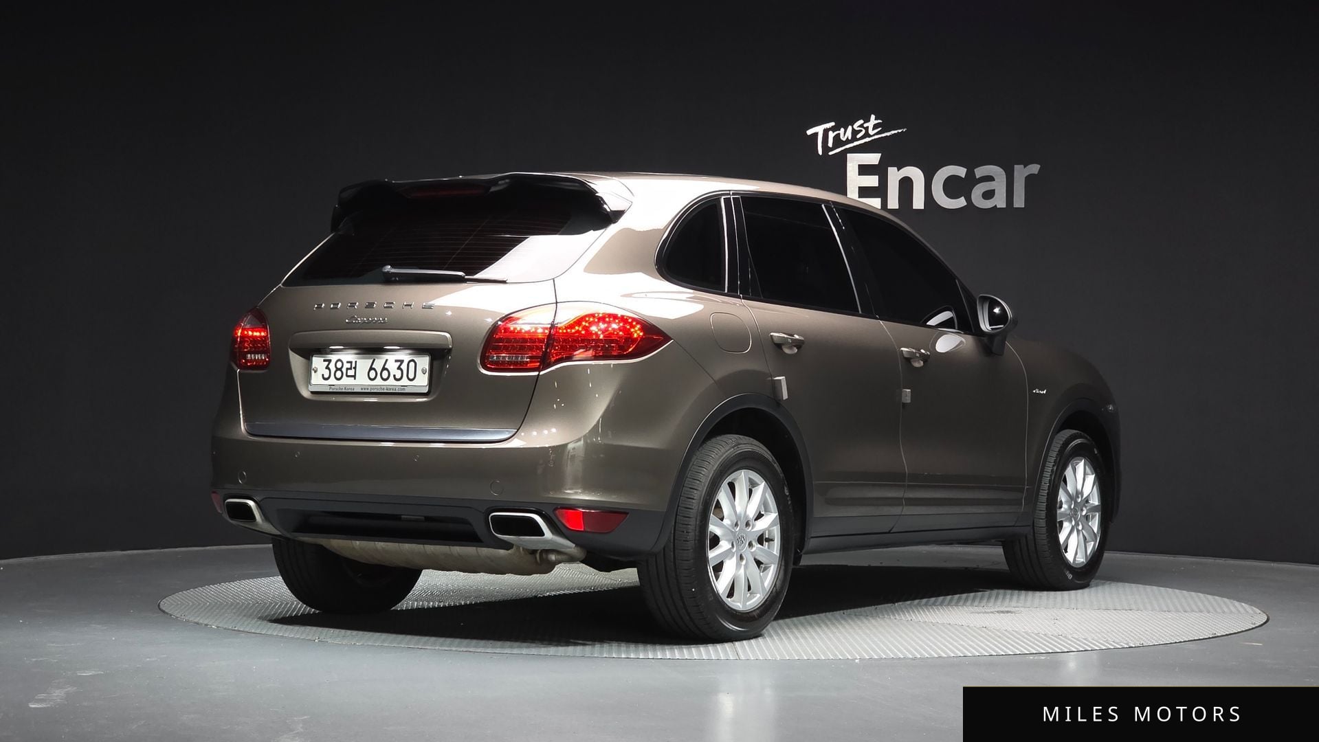 Porsche Cayenne 2012 — миниатюра 2