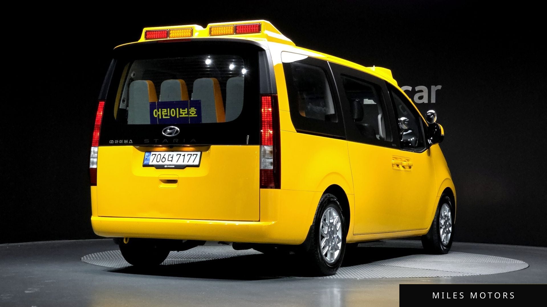 Hyundai Staria 2023 — миниатюра 2