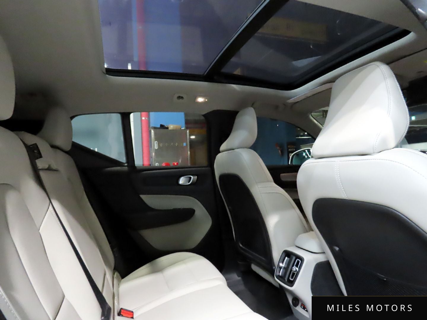 Volvo XC40 2026 — миниатюра 11