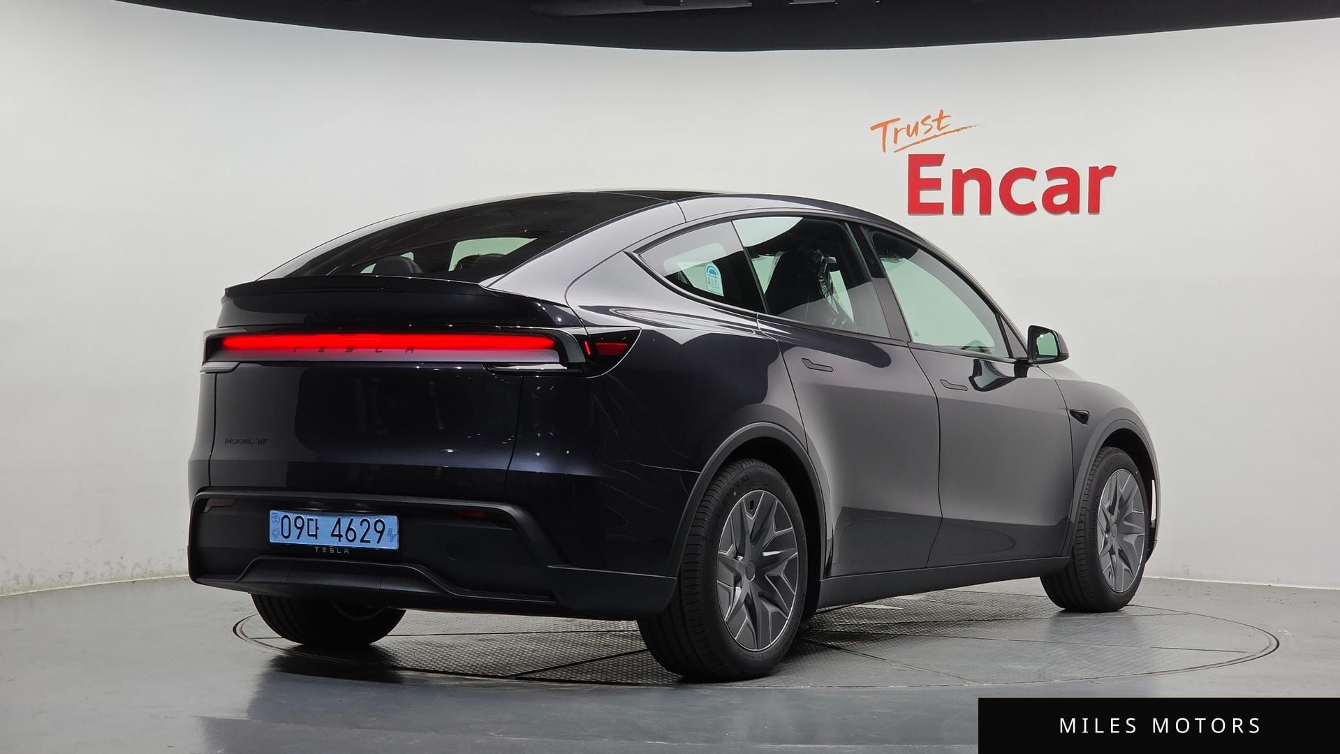 Tesla Model Y 2026 — миниатюра 2
