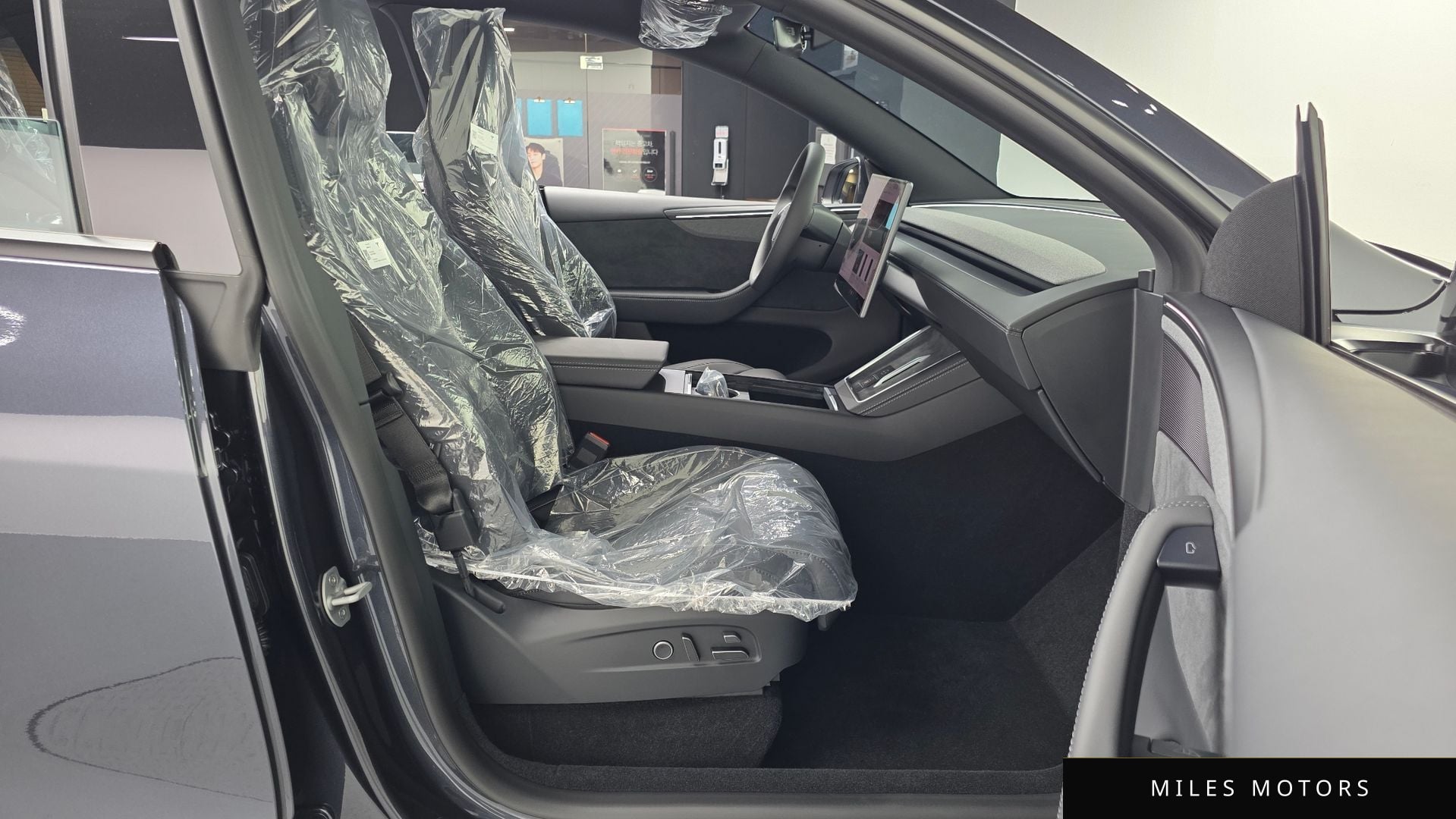 Tesla Model Y 2026 — миниатюра 11