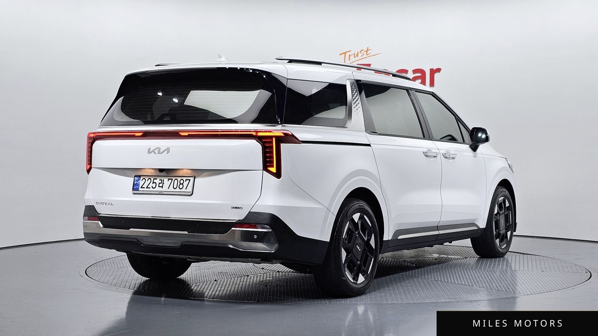 Kia Canival 2025 — миниатюра 2