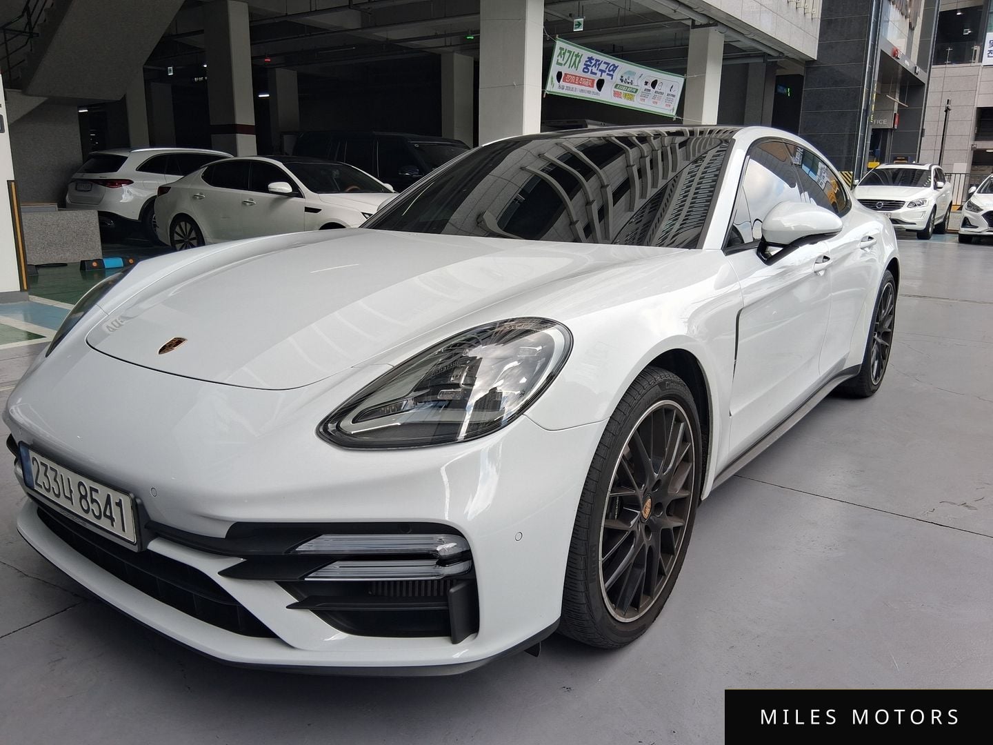 Porsche Panamera 2023 — фото 1 из 12