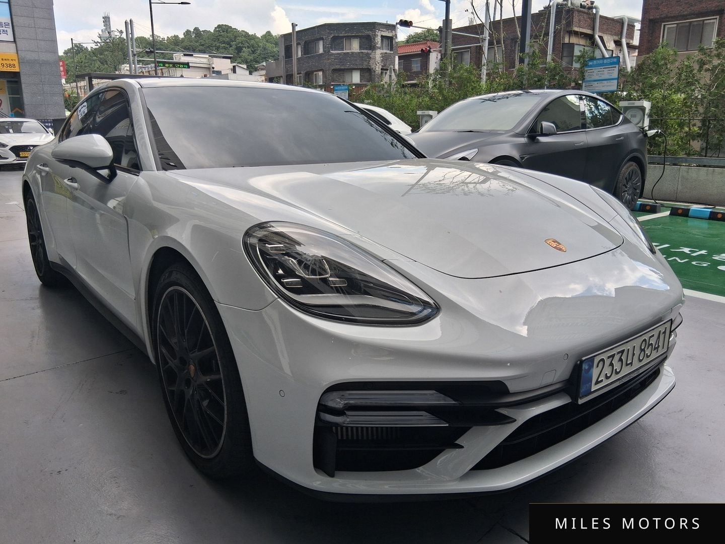 Porsche Panamera 2023 — миниатюра 3