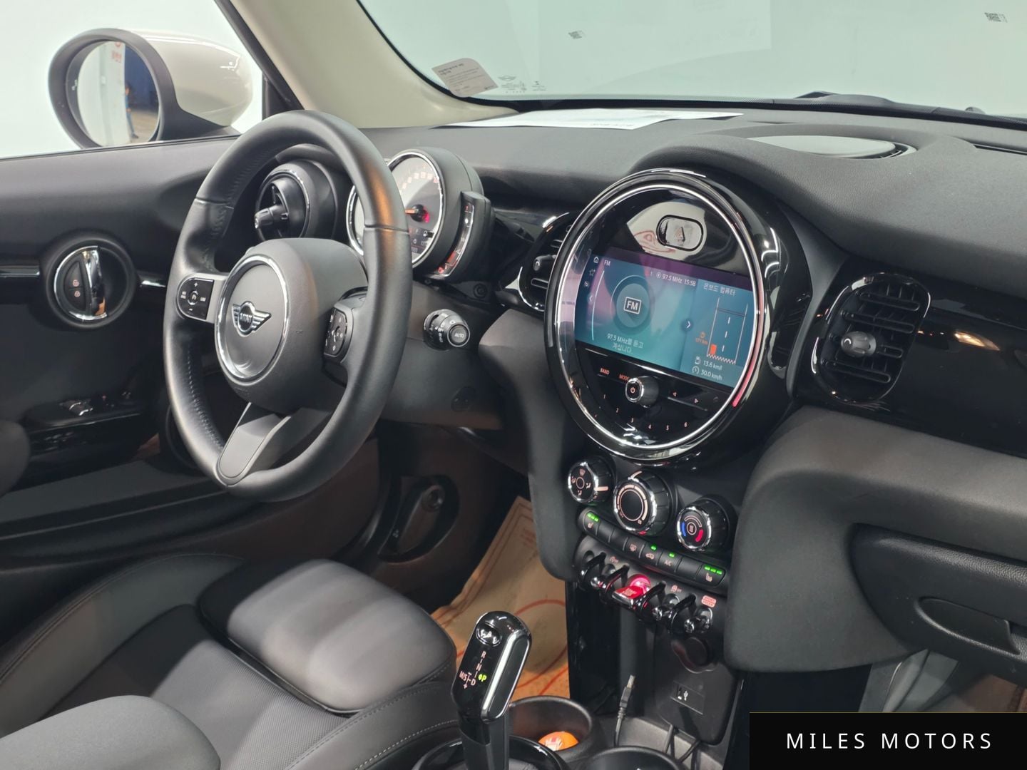 MINI Cooper 2022 — миниатюра 11