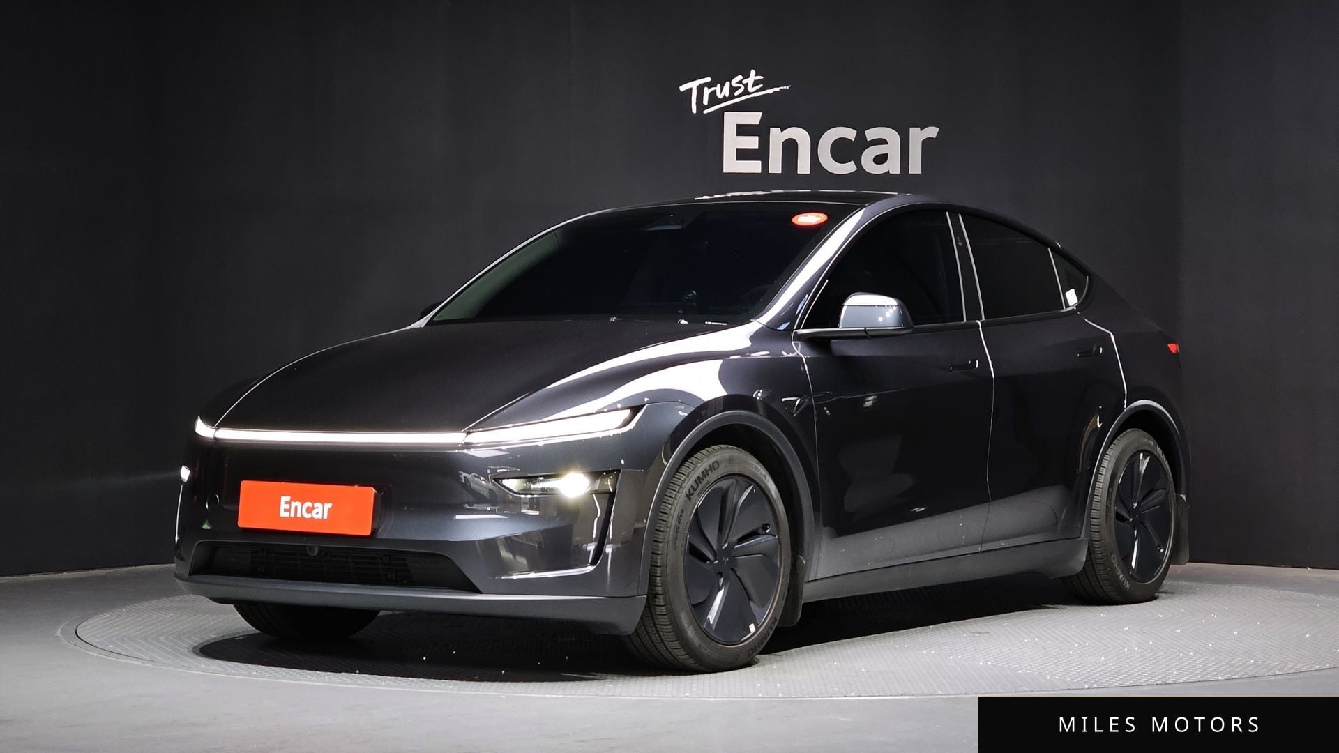 Tesla Model Y 2025 — фото 1 из 12