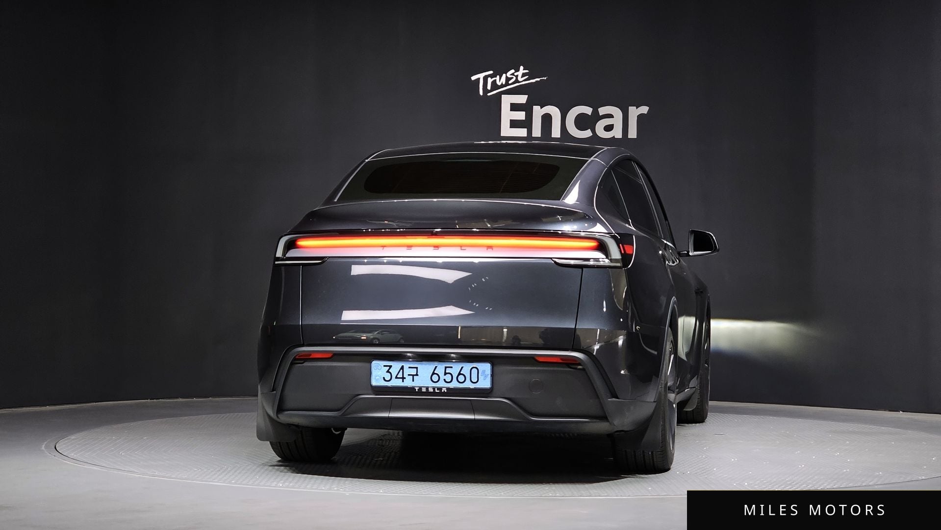 Tesla Model Y 2025 — миниатюра 4
