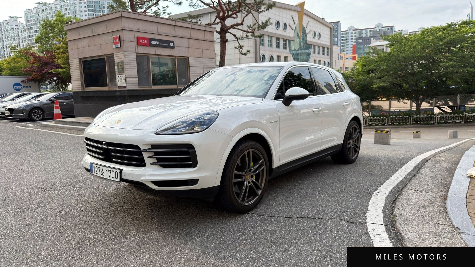 Porsche Cayenne 2022 — миниатюра 2