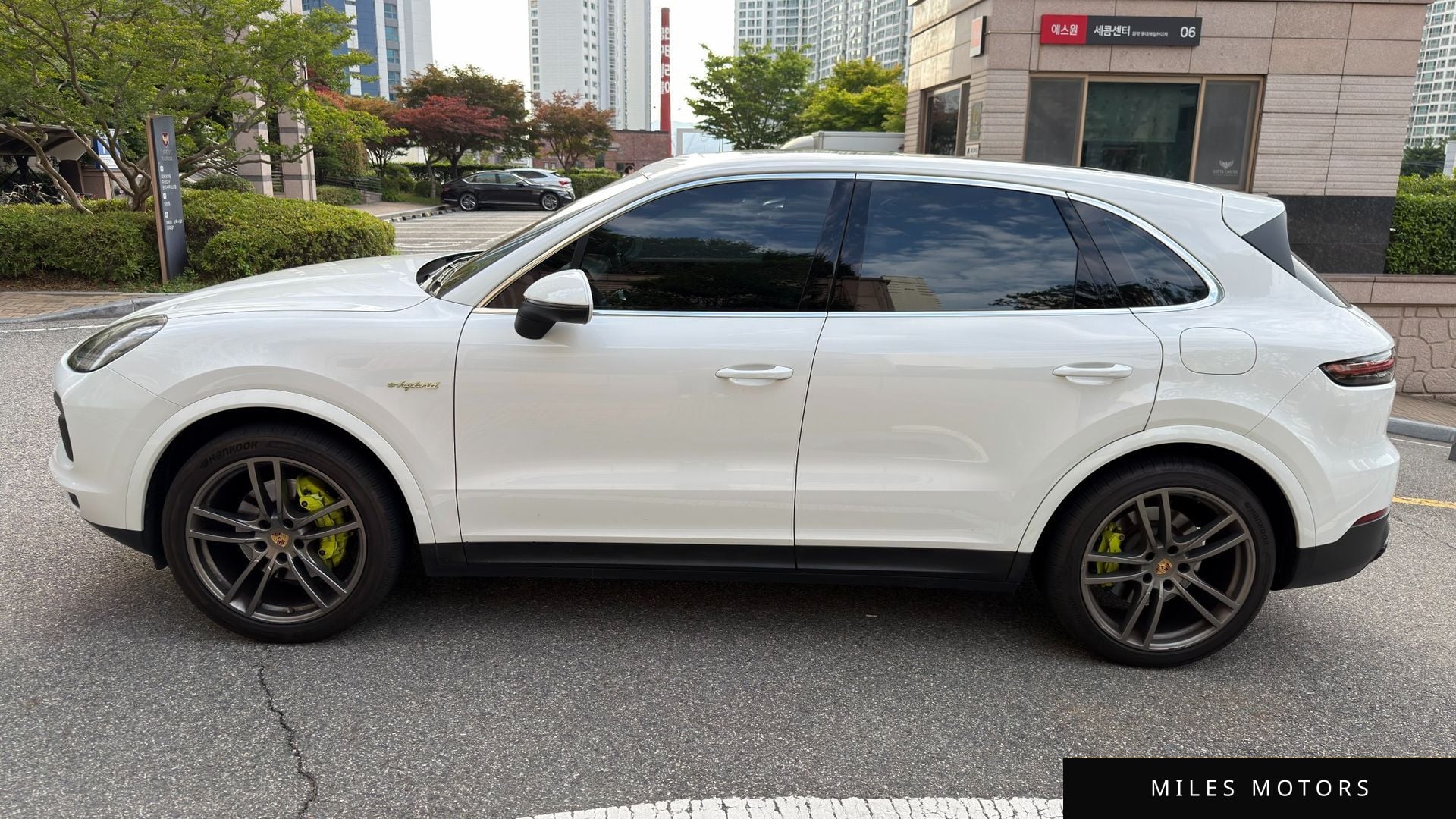 Porsche Cayenne 2022 — миниатюра 3