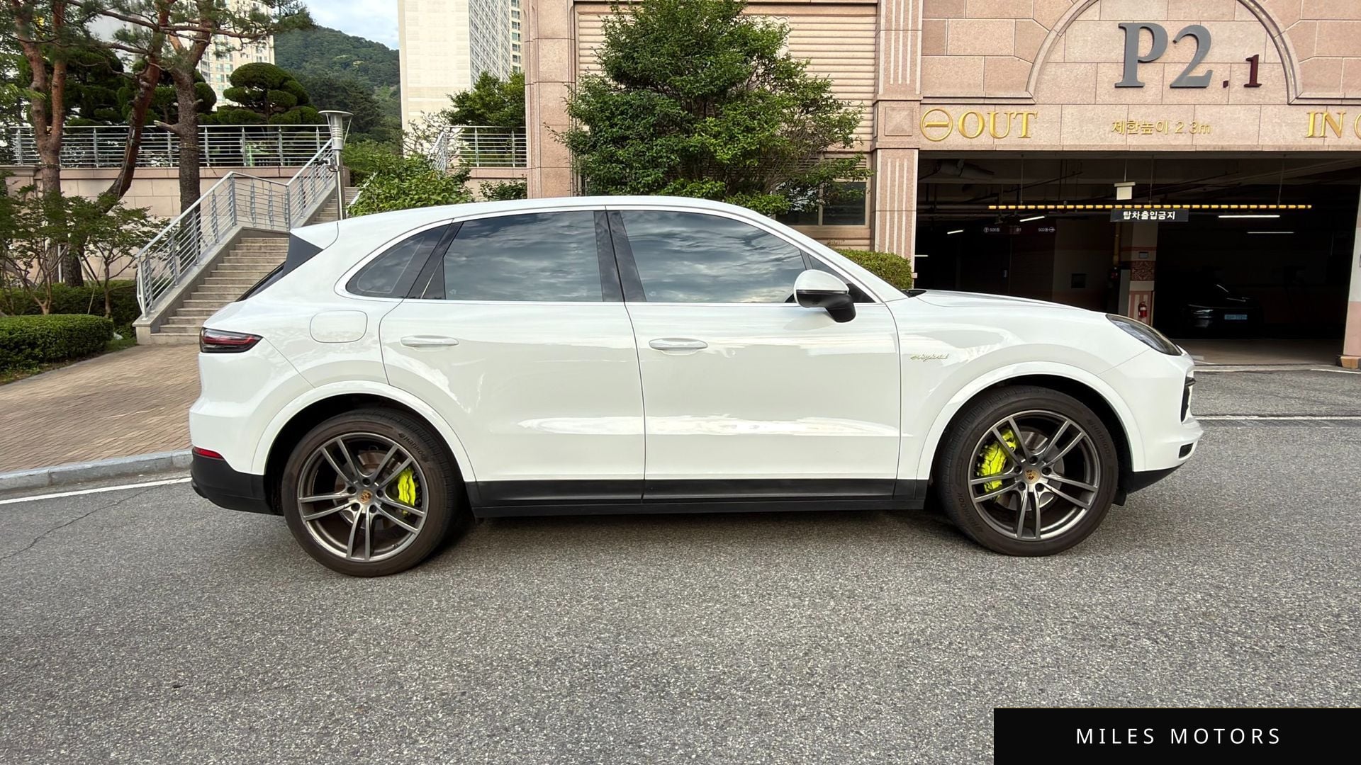 Porsche Cayenne 2022 — миниатюра 4
