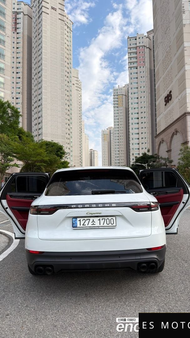 Porsche Cayenne 2022 — миниатюра 7