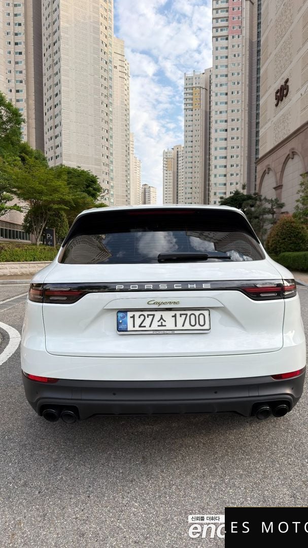 Porsche Cayenne 2022 — миниатюра 8