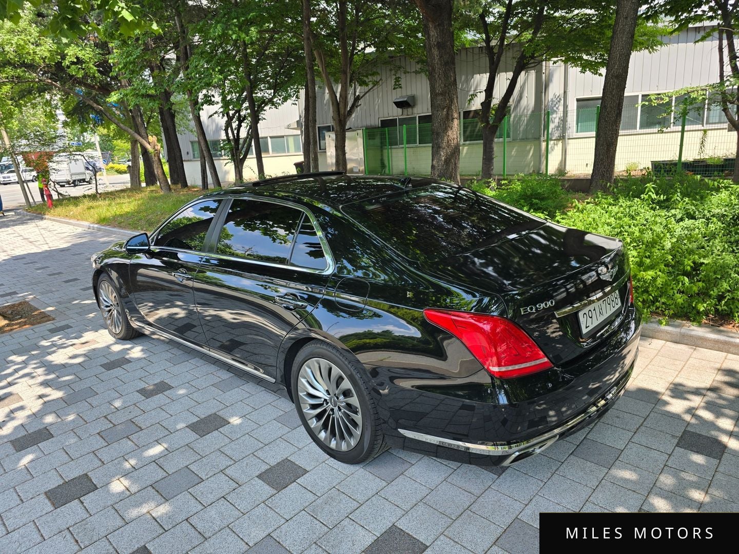Genesis EQ900 2017 — миниатюра 2