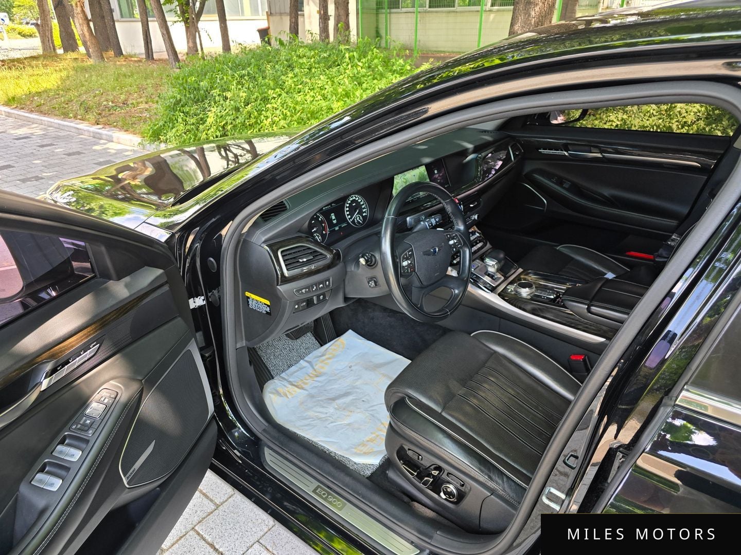 Genesis EQ900 2017 — миниатюра 11