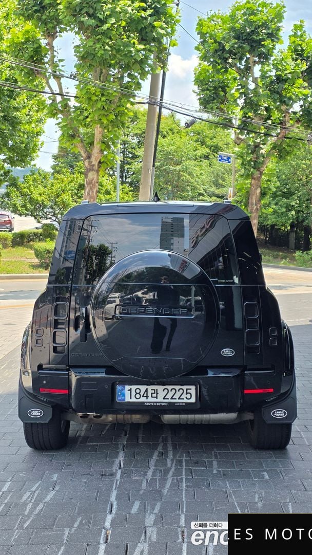 Land Rover Defender 2023 — миниатюра 4