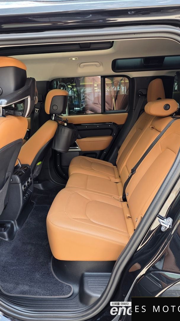 Land Rover Defender 2023 — миниатюра 10