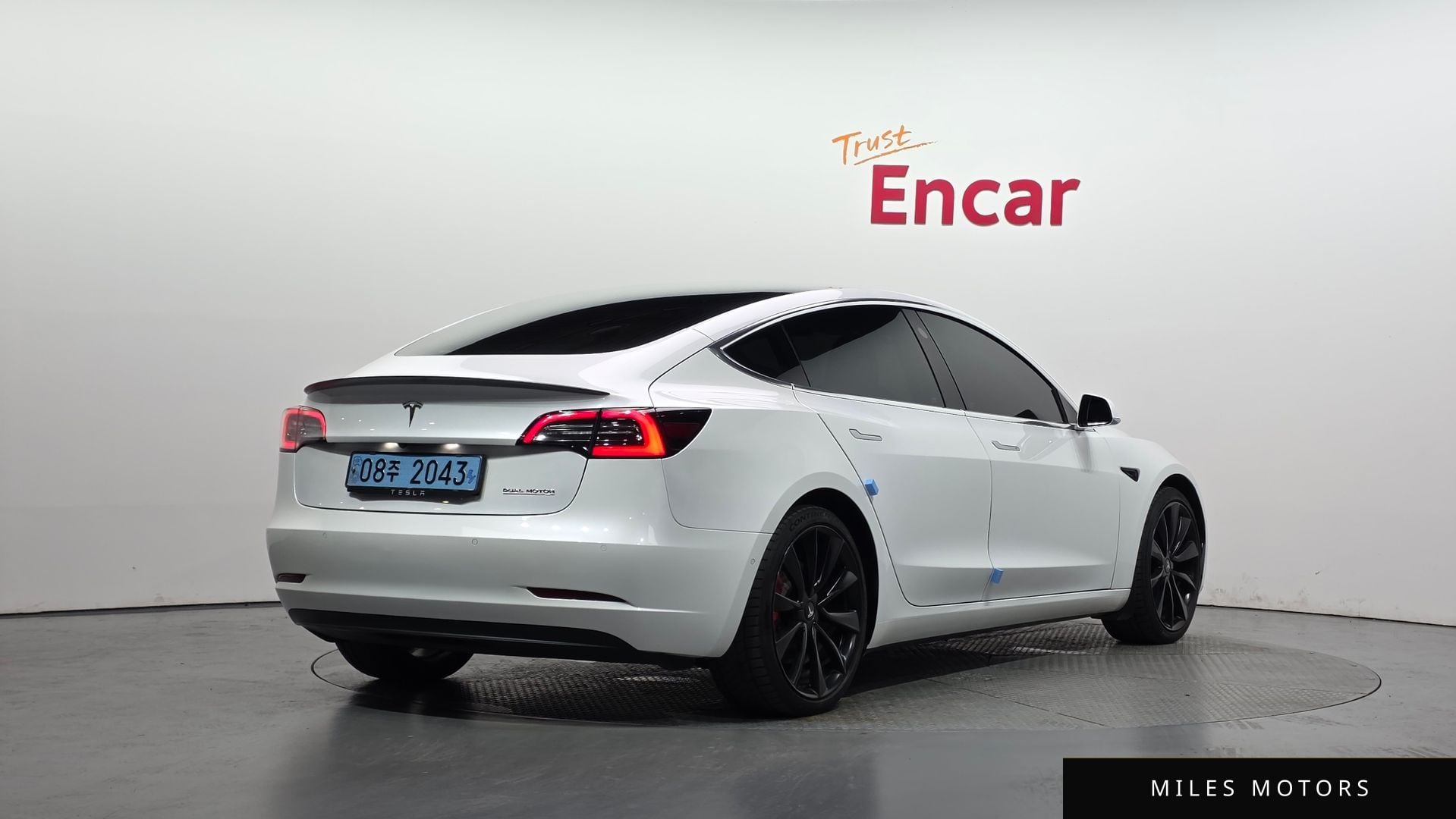 Tesla Model 3 2020 — миниатюра 2