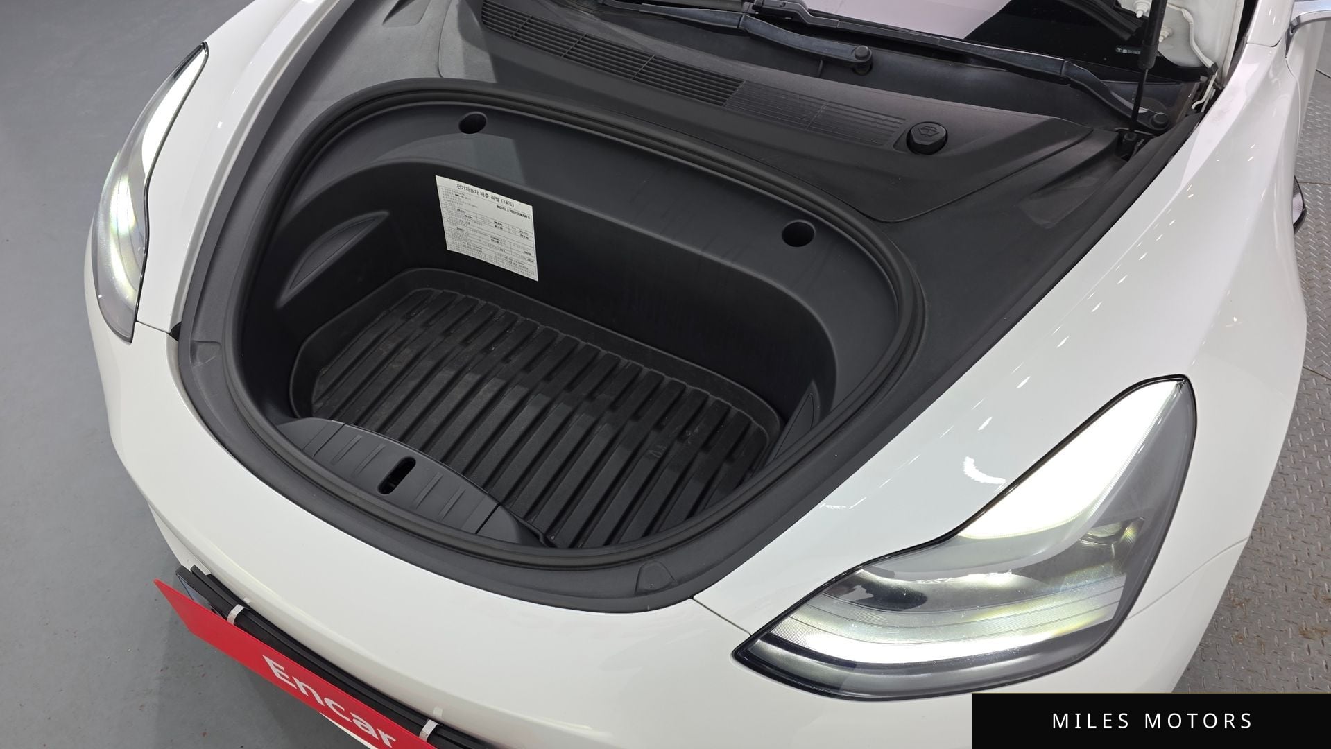 Tesla Model 3 2020 — миниатюра 6