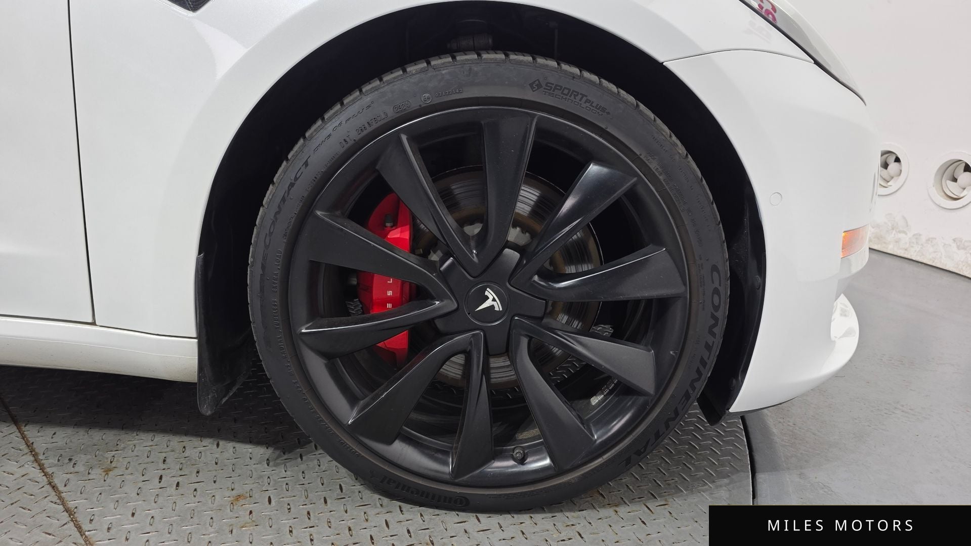 Tesla Model 3 2020 — миниатюра 7