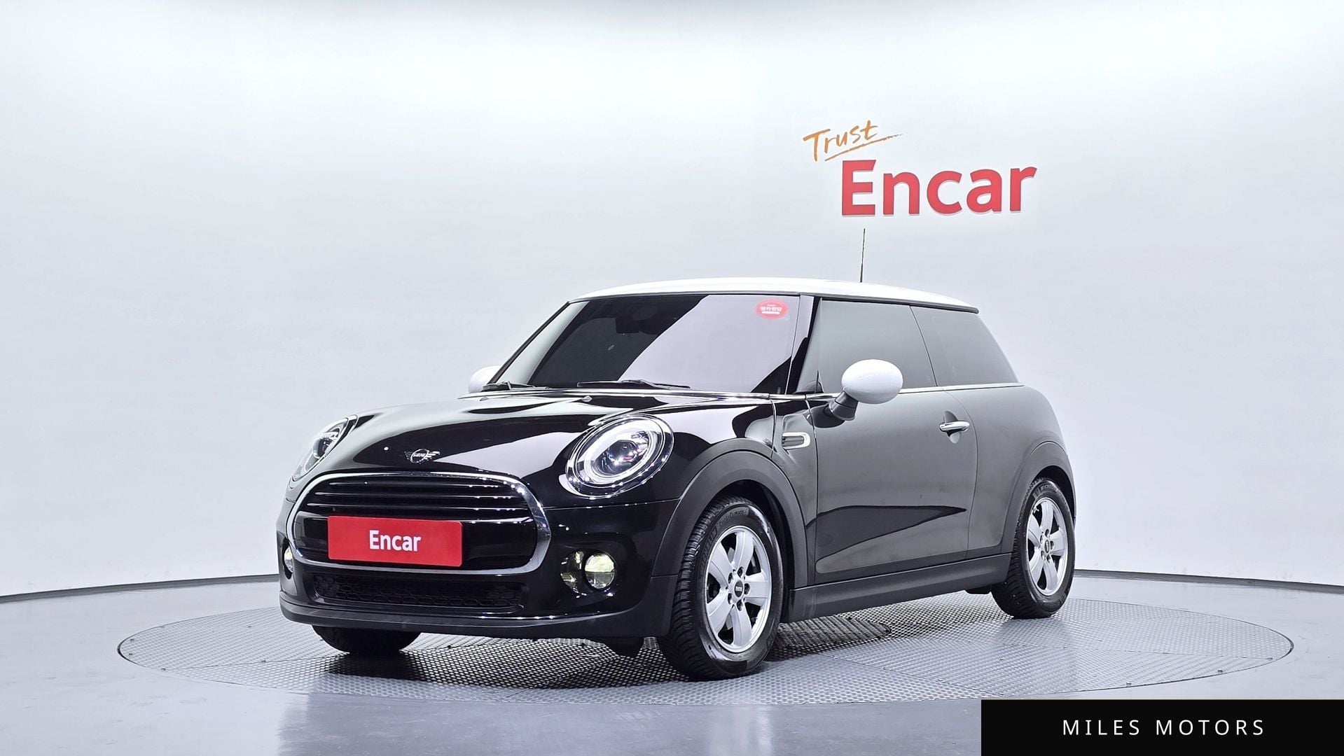MINI Cooper 2019 — фото 1 из 12