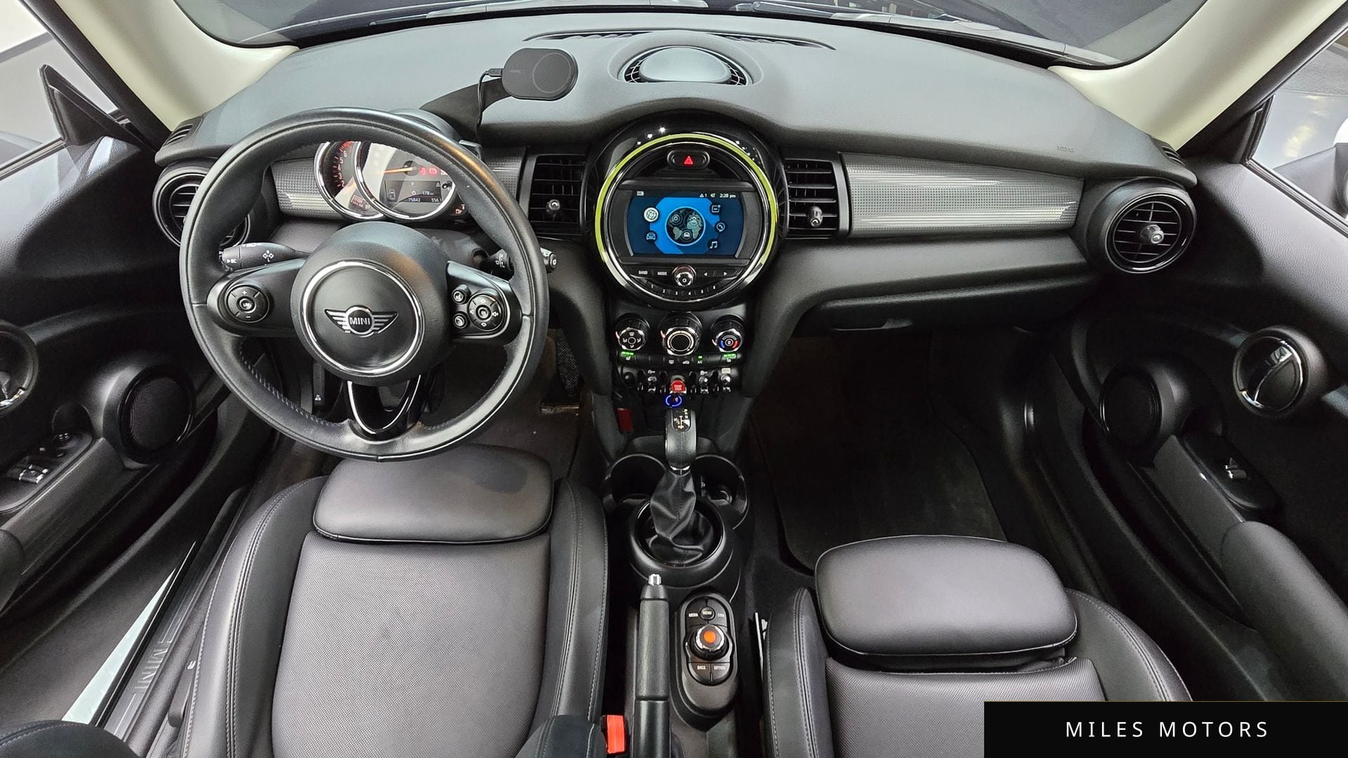 MINI Cooper 2019 — миниатюра 10