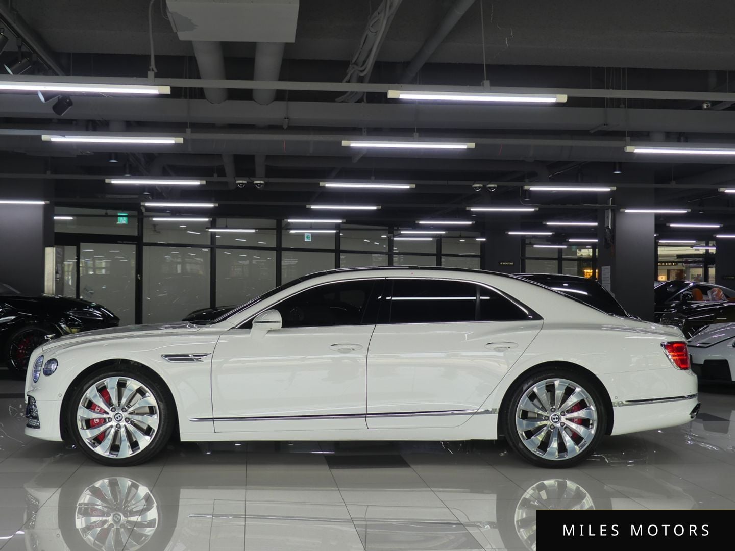 Bentley Flying Spur 2021 — миниатюра 2