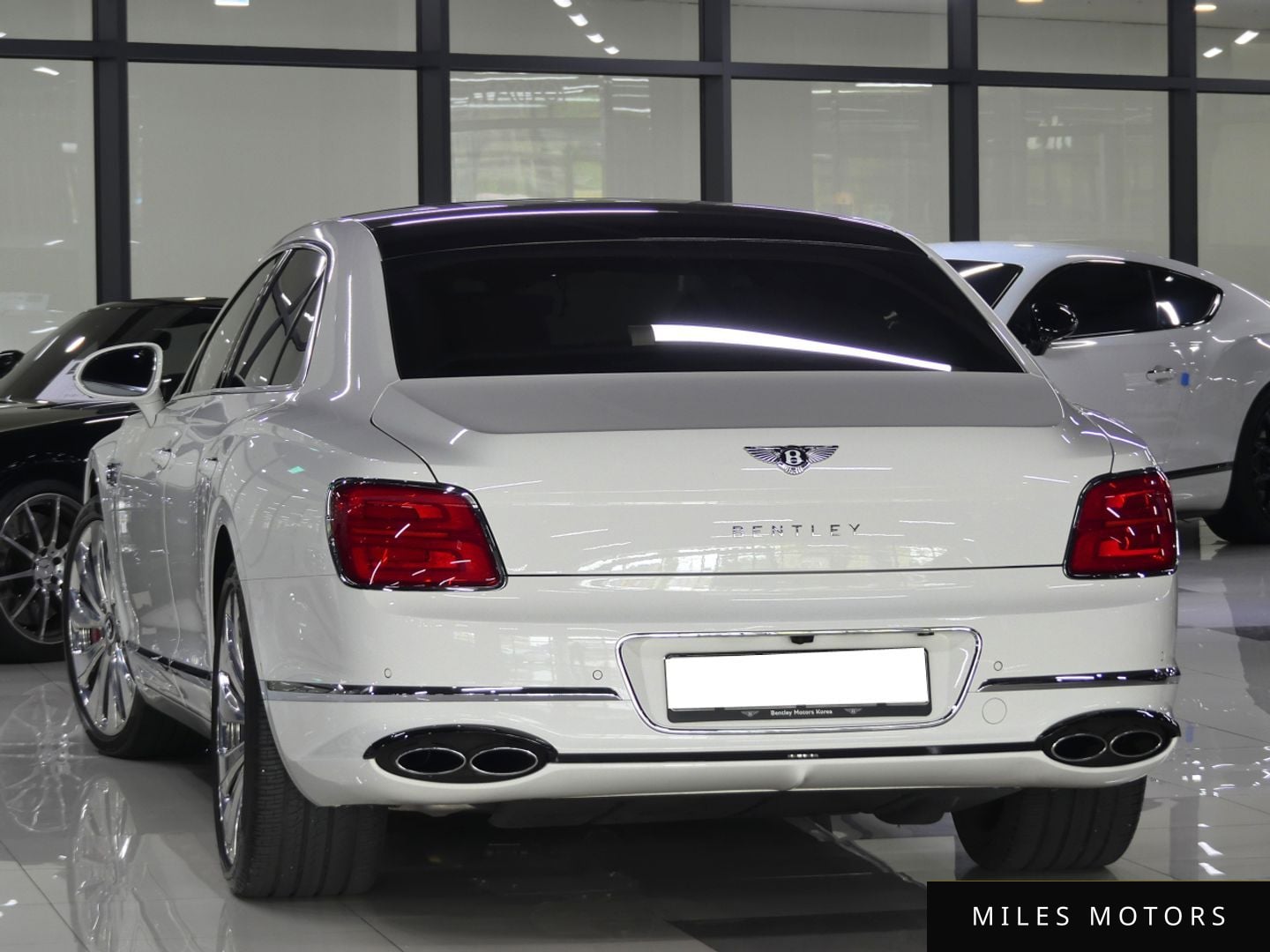 Bentley Flying Spur 2021 — миниатюра 3