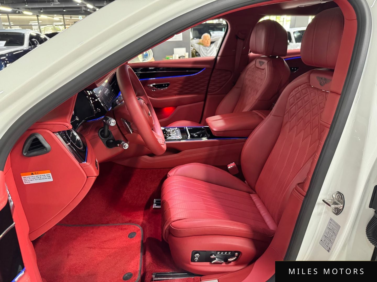 Bentley Flying Spur 2021 — миниатюра 7