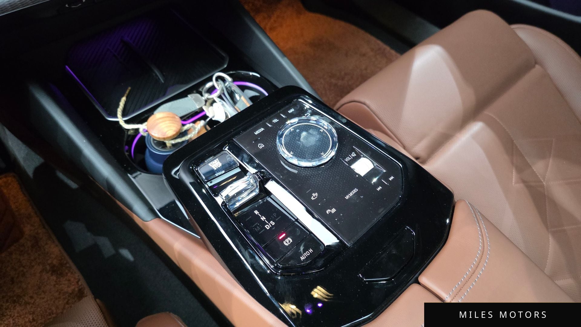 BMW 5 Series (G60) 2024 — миниатюра 12