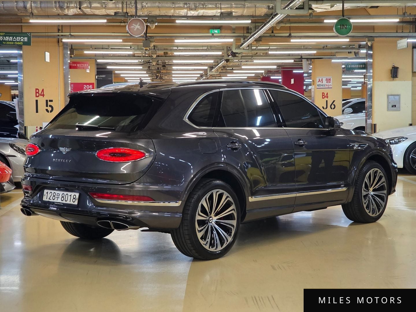 Bentley Bentayga 2021 — миниатюра 2