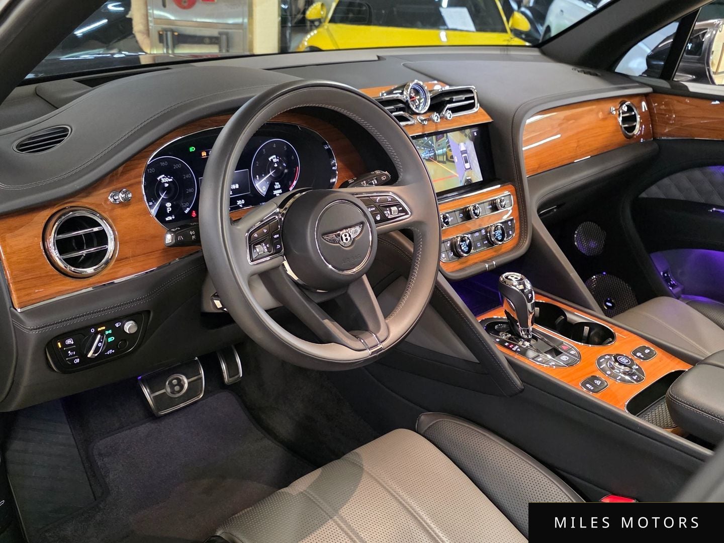 Bentley Bentayga 2021 — миниатюра 8