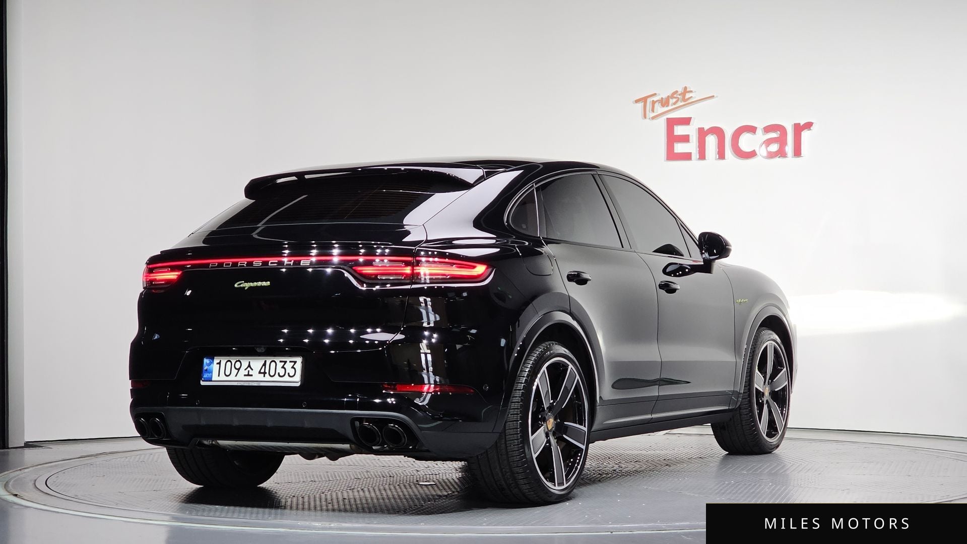 Porsche Cayenne 2023 — миниатюра 2