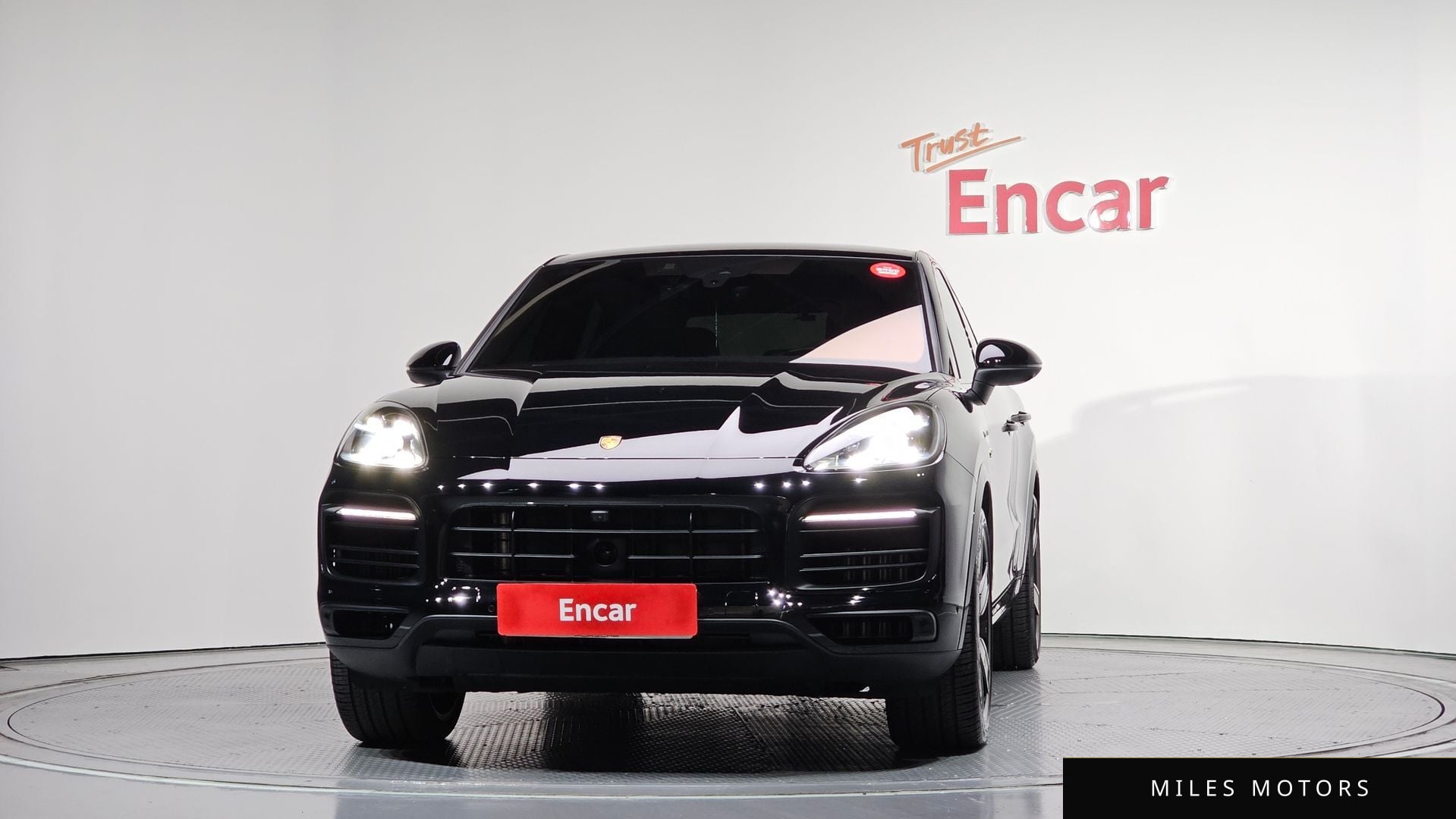 Porsche Cayenne 2023 — миниатюра 3