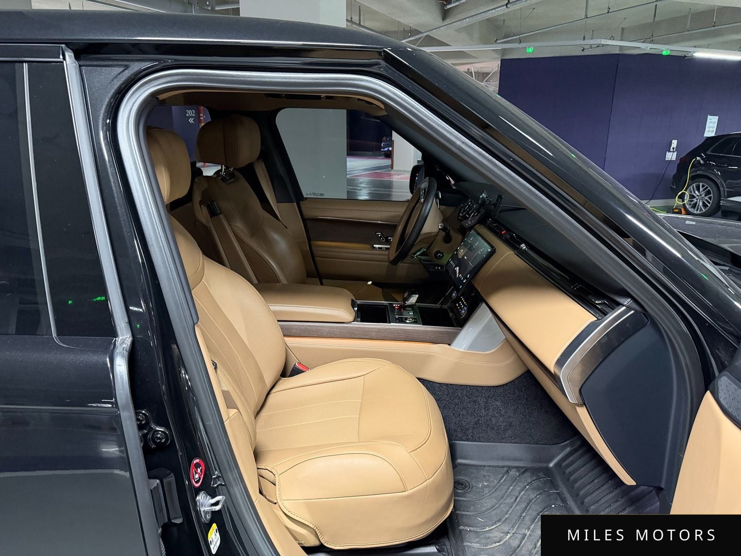 Land Rover Range Rover 2023 — миниатюра 8