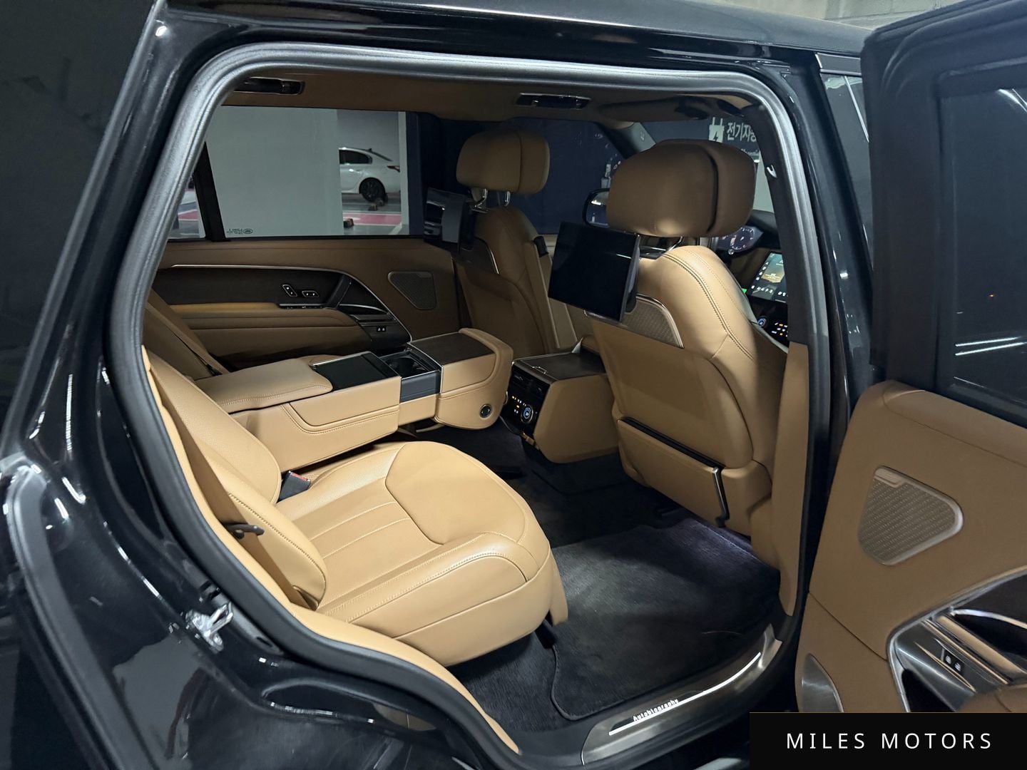 Land Rover Range Rover 2023 — миниатюра 9