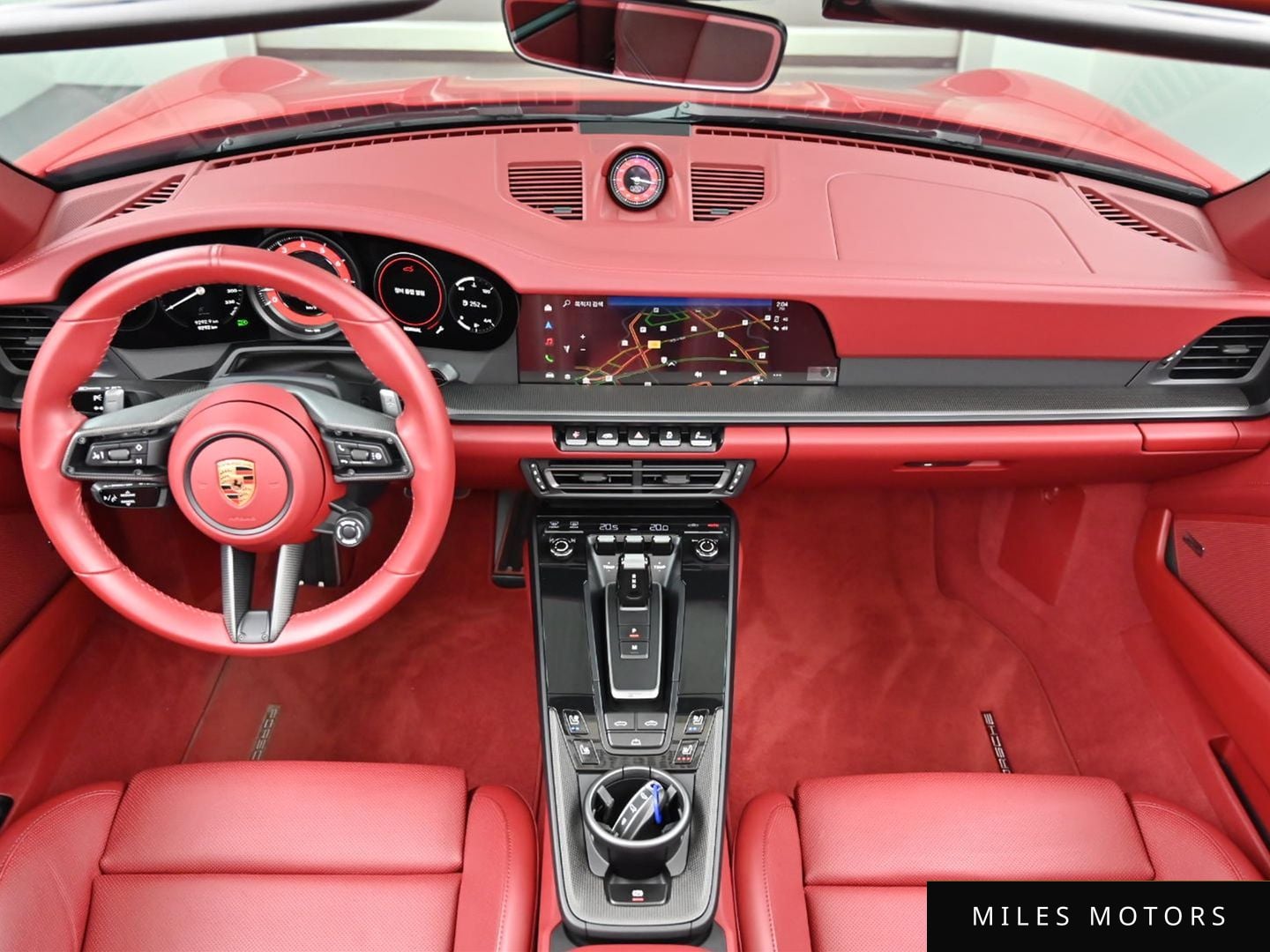 Porsche 911 (992) 2024 — миниатюра 7