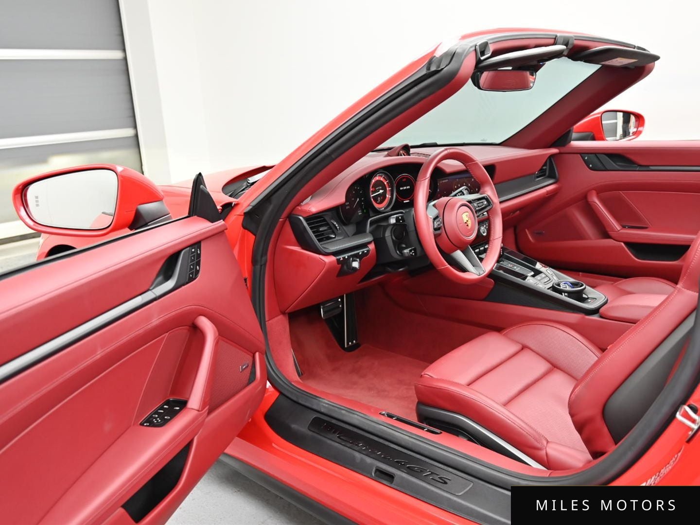 Porsche 911 (992) 2024 — миниатюра 10