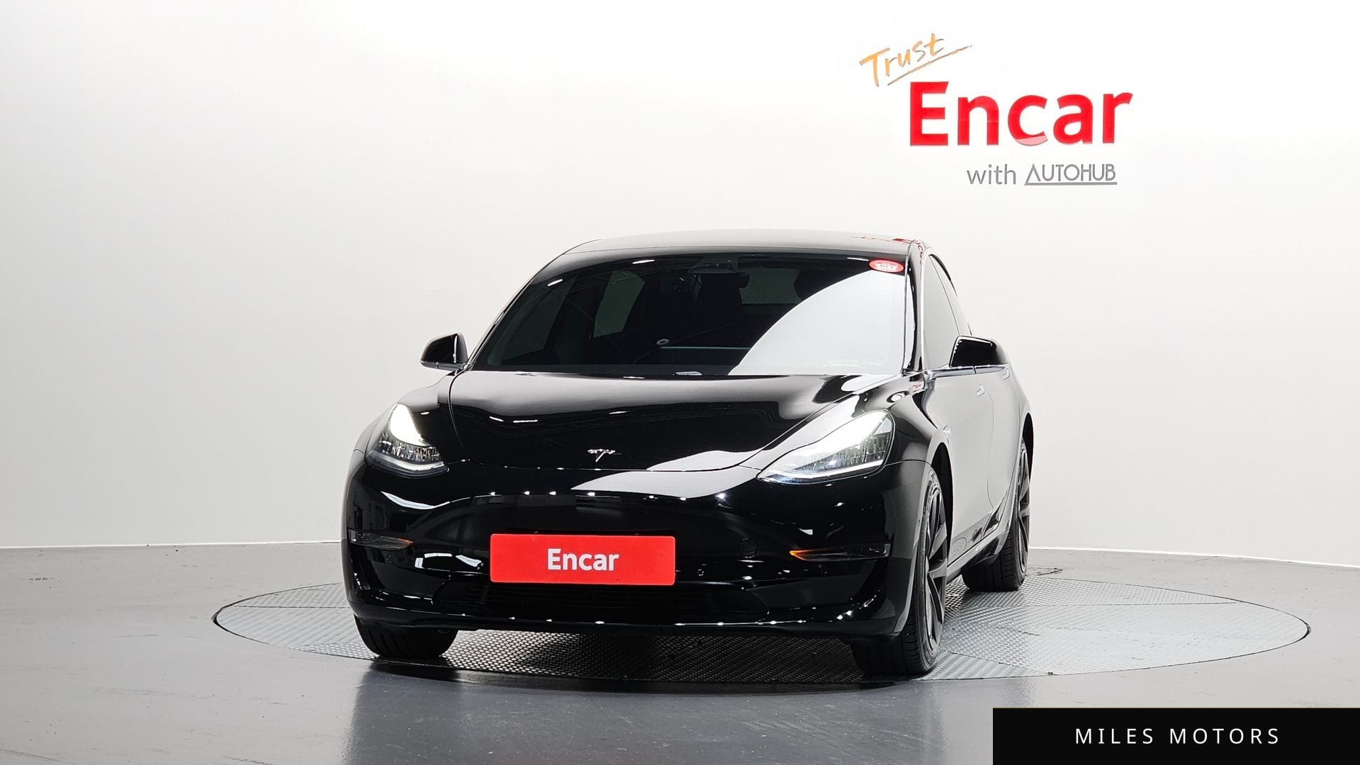 Tesla Model 3 2020 — миниатюра 3