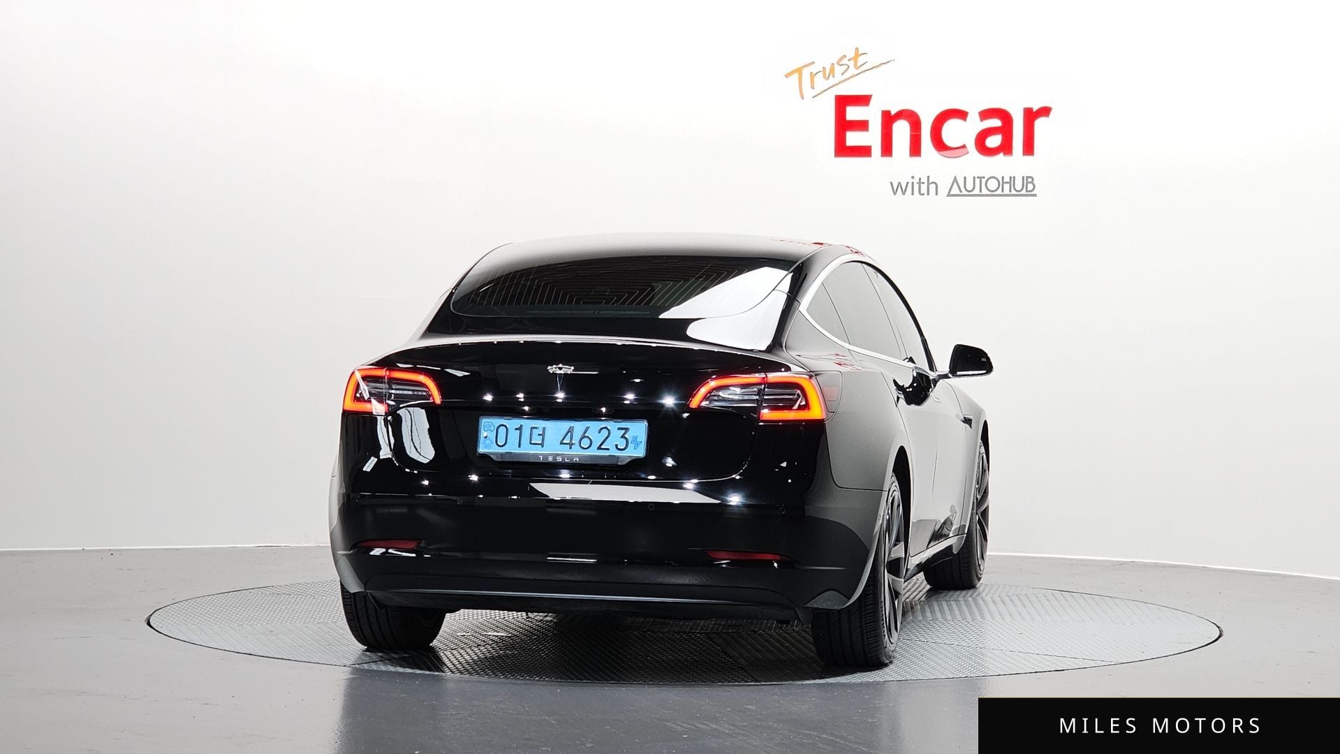 Tesla Model 3 2020 — миниатюра 4