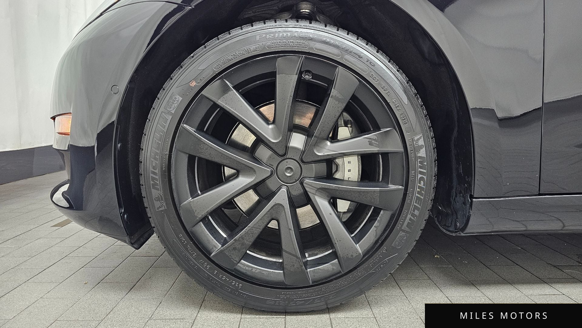 Tesla Model 3 2020 — миниатюра 5