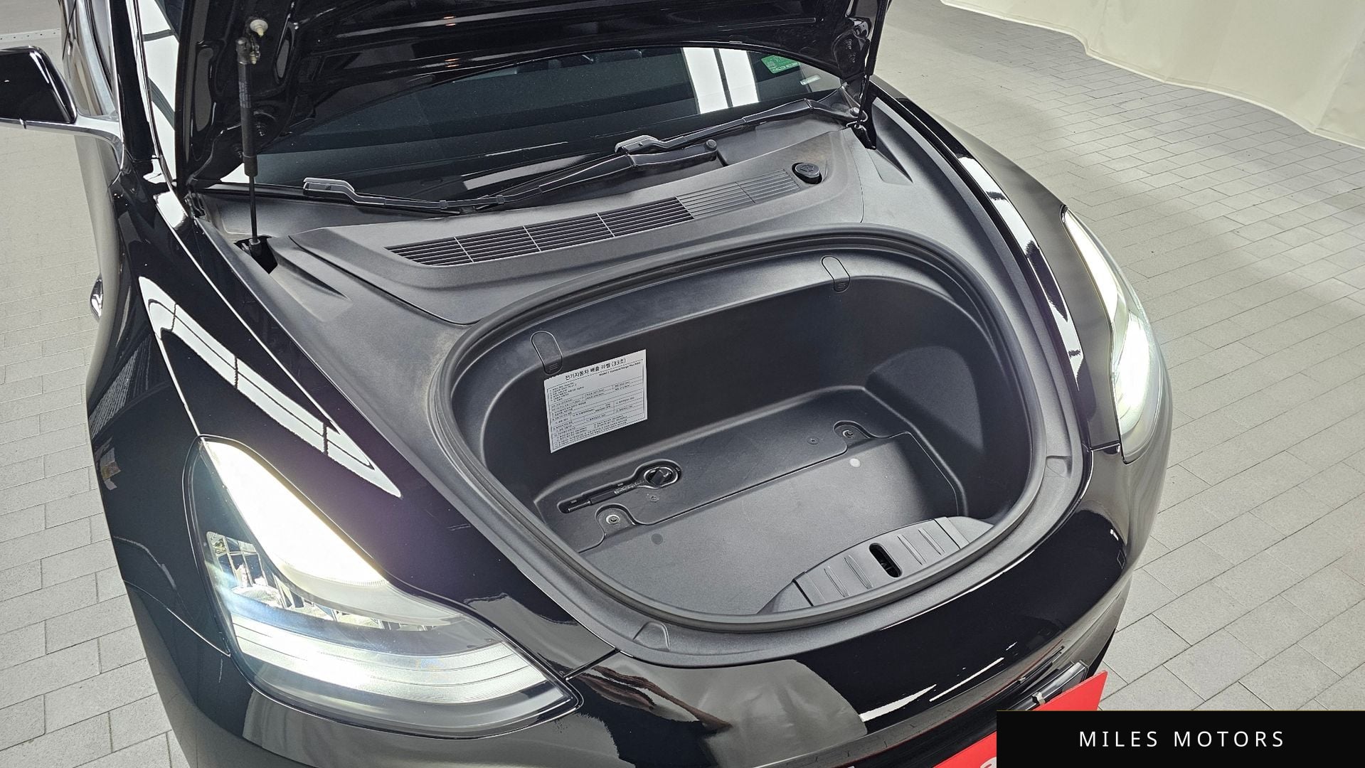 Tesla Model 3 2020 — миниатюра 6