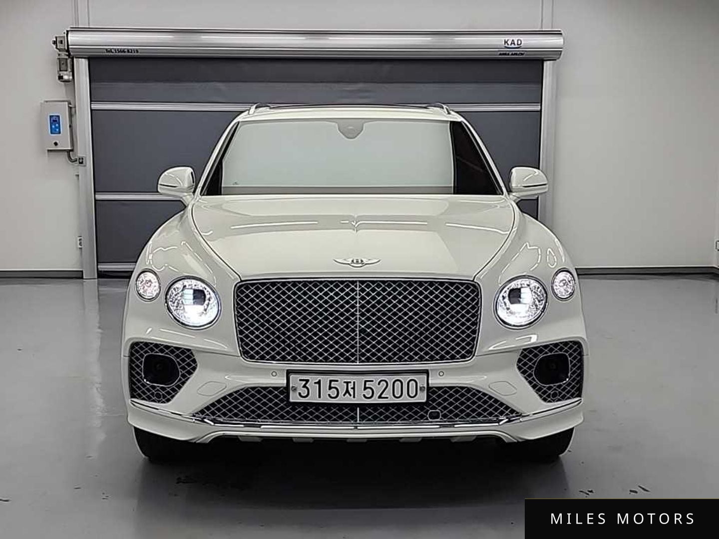 Bentley Bentayga 2022 — миниатюра 3