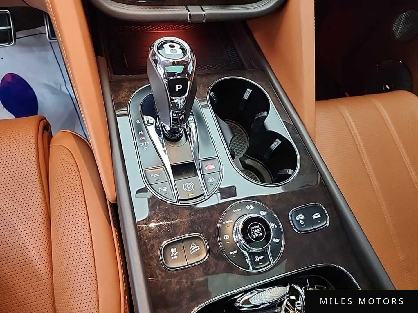 Bentley Bentayga 2022 — миниатюра 8