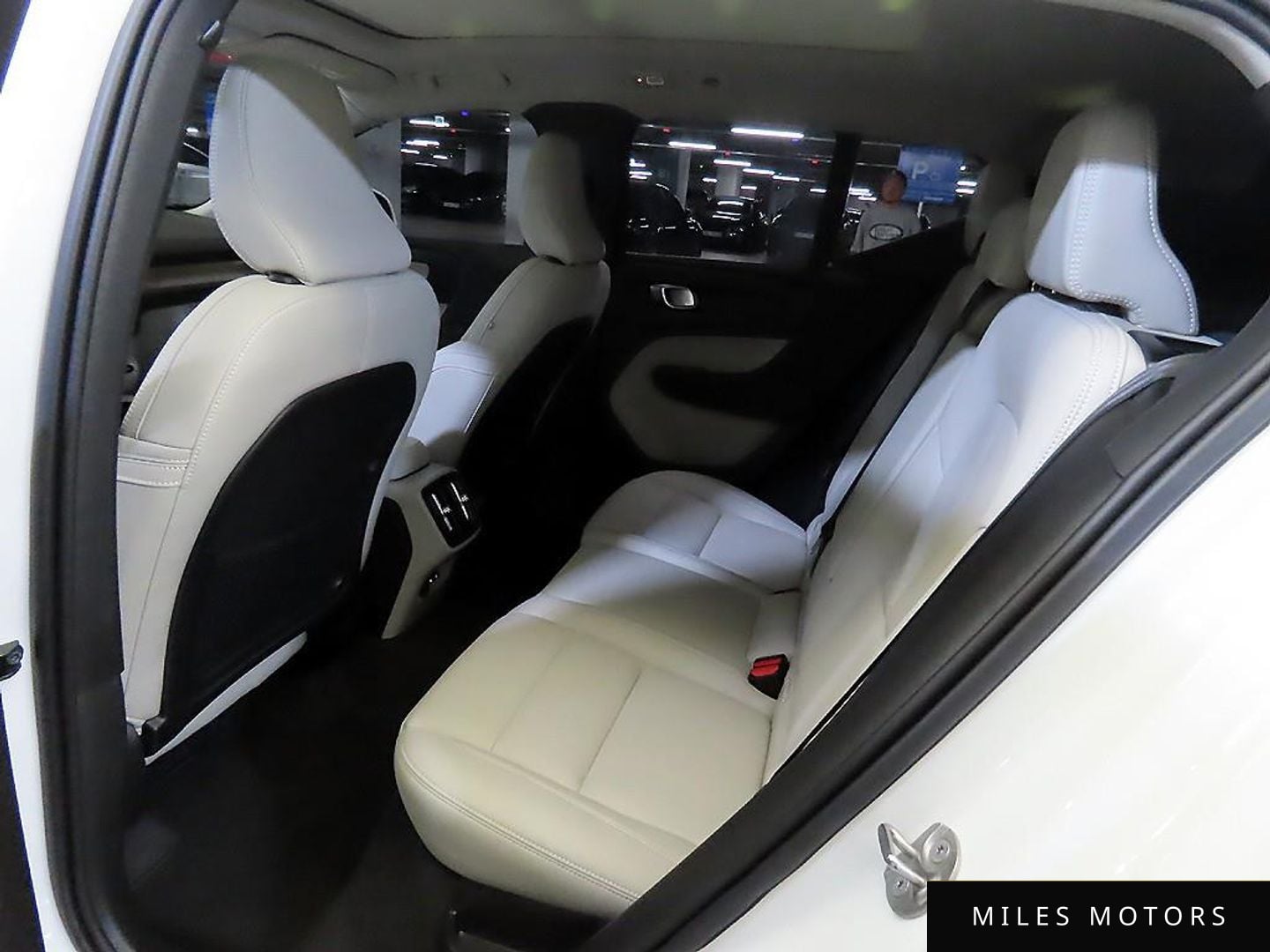 Volvo XC40 2026 — миниатюра 7