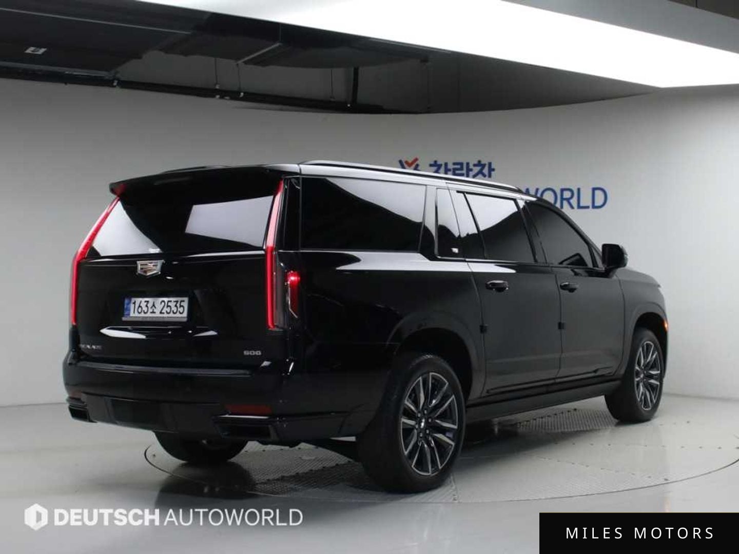 Cadillac Escalade 2023 — миниатюра 2