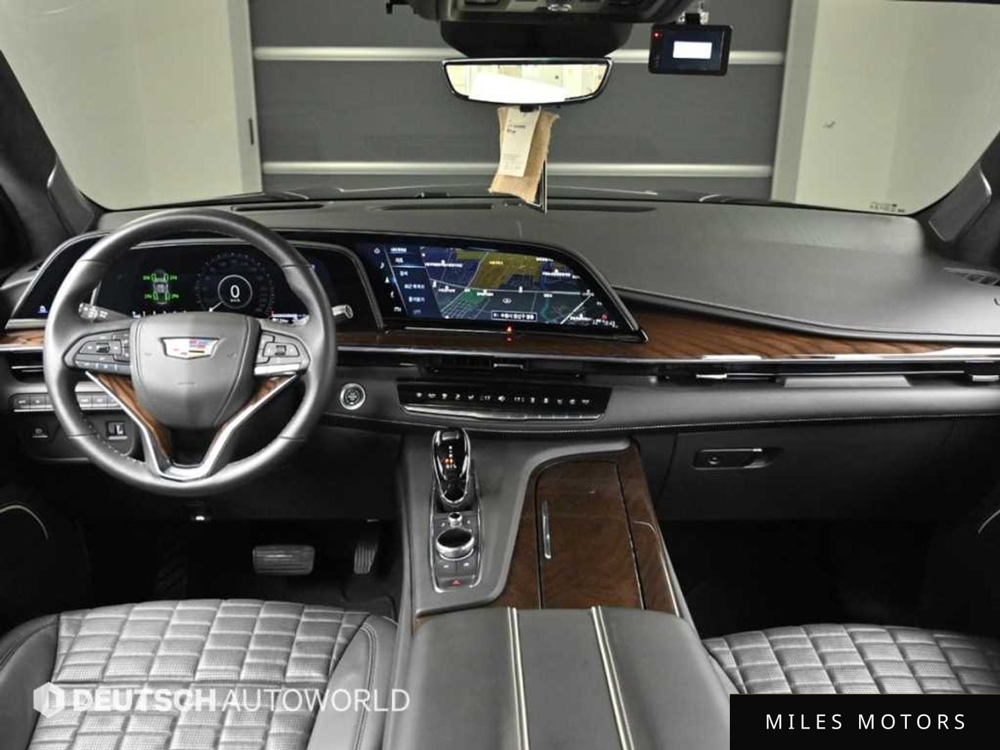 Cadillac Escalade 2023 — миниатюра 7