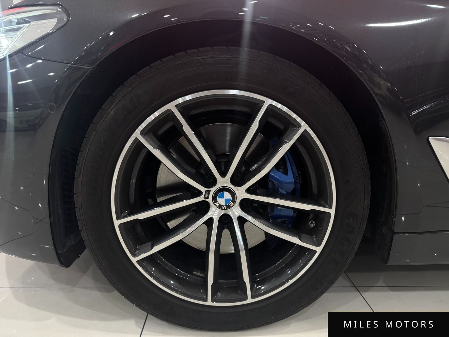BMW 5 Series (G30) 2023 — миниатюра 5