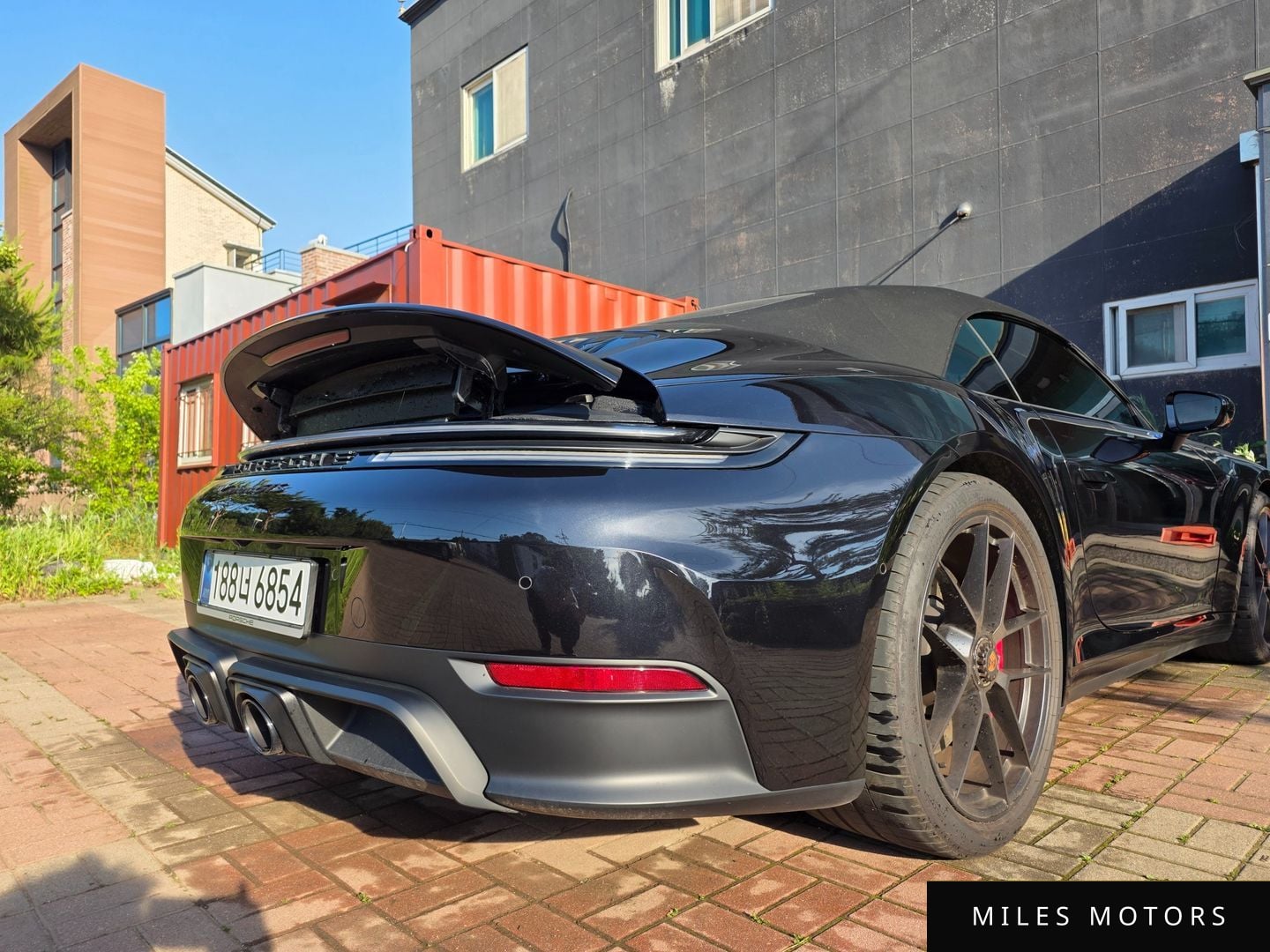 Porsche 911 (992) 2025 — миниатюра 2